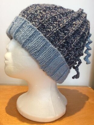 Twizzle hat © Seashells Designs