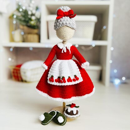 Crochet doll clothes, pattern, doll clothes, amigurumi doll outfit, Santa and Mrs Claus outfits