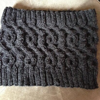 Mr Mog's Cabled Cowl