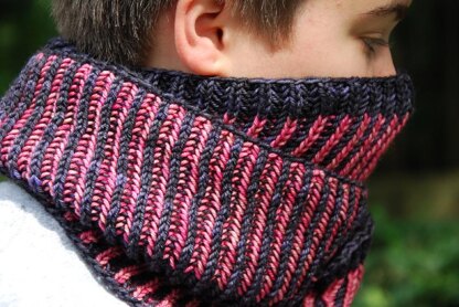 VERSACIKNITS Hester's Cowl PDF