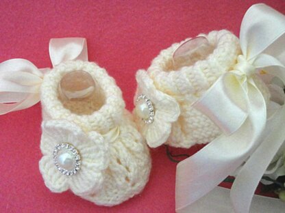Pattern for Baby Girl Knitted Baby Booties Moana