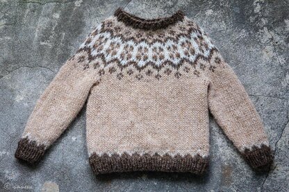 Floral Knitting pattern by unneva | LoveCrafts