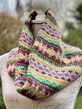 Stranded Colourwork Cowl