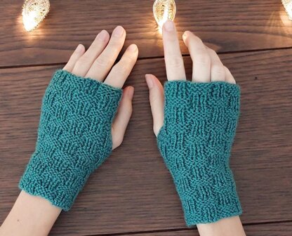 Knitting Pattern Knit checker stitch fingerless gloves, DK yarn