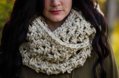 Manko Puff Stitch Infinity Scarf