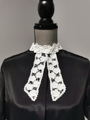 Irish Lace lawyer collar