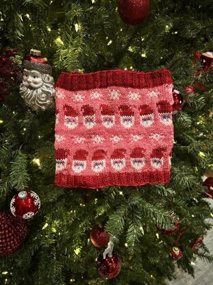 Here Comes Santa Cowl