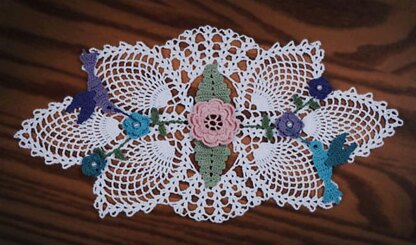 0774 Hummingbird Garden Doily 