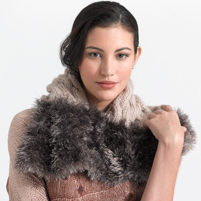 Fur Luxe Neck Warmer in Lion Brand Wool-Ease Thick & Quick and Fun Fur - L0686