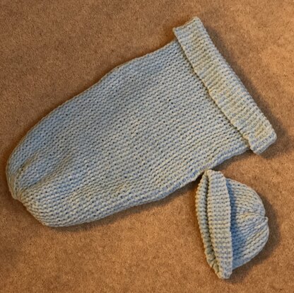Knit Baby Cocoon in Bernat Pipsqueak