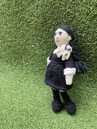 Wednesday and Thing doll knitting pattern