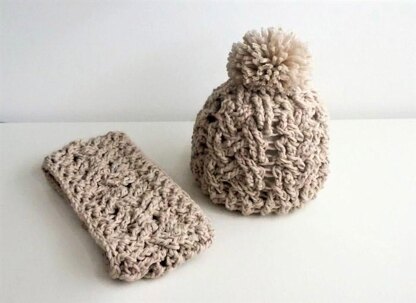 Cool Bulky Scarf and Hat Knitting pattern by isWoolish