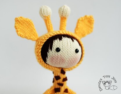 Small Giraffe Doll. Tanoshi series toy.