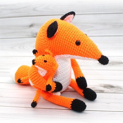 Mummy and Baby Foxes Crochet Pattern