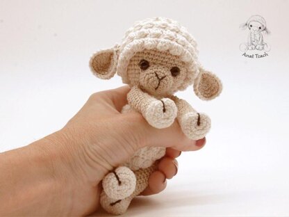 Small Lamb Amigurumi pattern