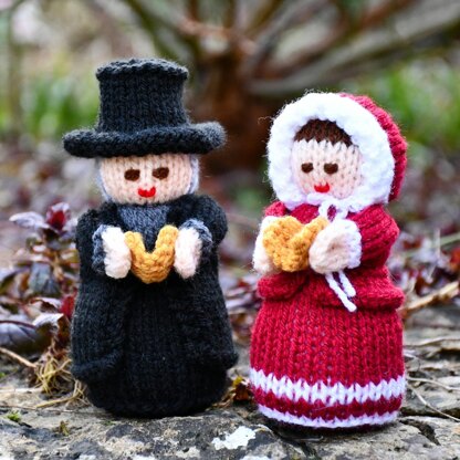 Christmas Carol Singer Dolls Knitting Pattern - Toy Knitting Pattern