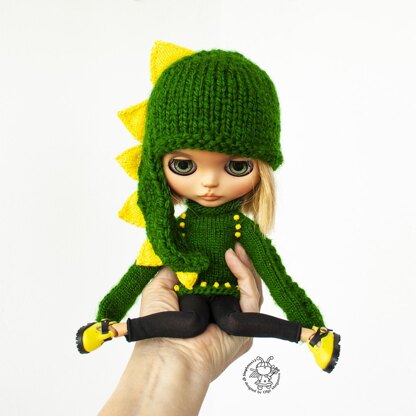 Dragon outfit for Blythe