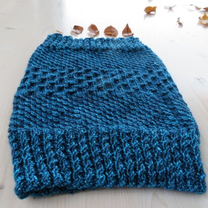 Mermaid's Tide Pool Cowl