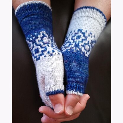 Pale moon mitts