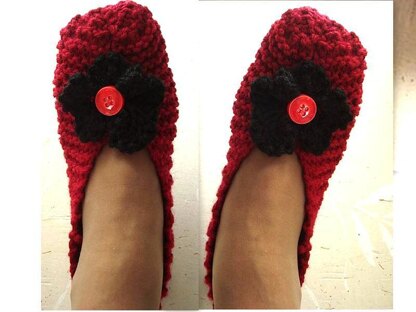 675 BASIC BEGINNER KNIT SLIPPERS AND FLOWER