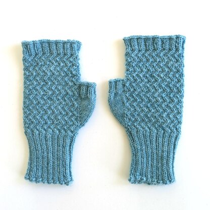 Finely Knit ZigZag Mitts