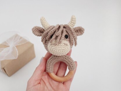 Highland cow baby rattle teether toy amigurumi crochet pattern