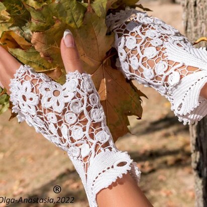 Fingerless bridal mitts Irish lace