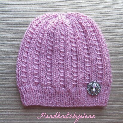 Hat in a Pretty Ribbing for a Lady - knitting pattern