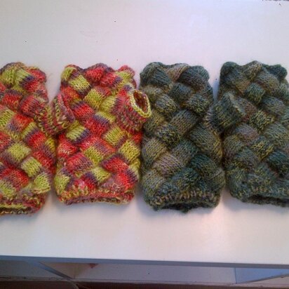 Everweave Entrelac Handwarmers