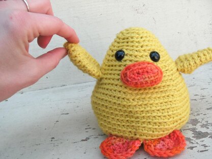 Amigurumi Russ the Chick in an egg