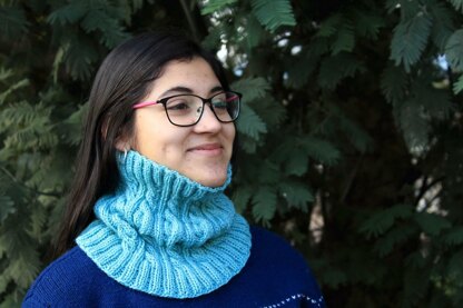 Twisted Day Cowl