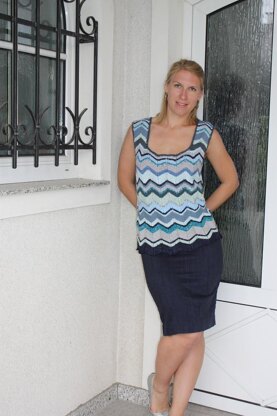 Top with Zigzag Stripes