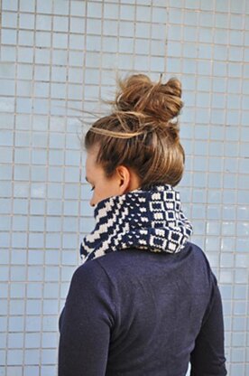 Pattern play scarf