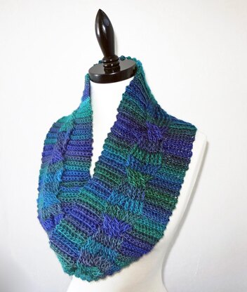 Midnight Cabled Cowl