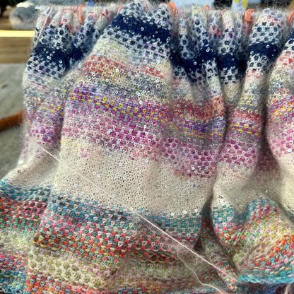 No yarn left behind - Creating art with linen stitch -V- Summer 2025