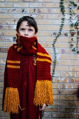 Gryffindor House Scarf Crochet pattern by Salty Pearl Crochet