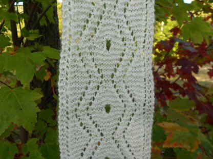 Diamonds and Winding Ribbons Lace Scarf