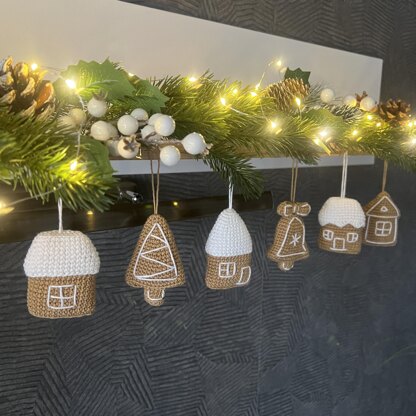 Christmas gingerbread house crochet ornament pattern Amigurumi