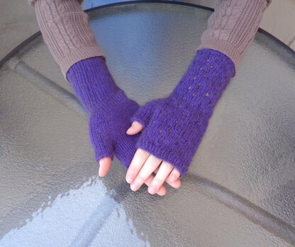 Eyelet Fingerless Gloves