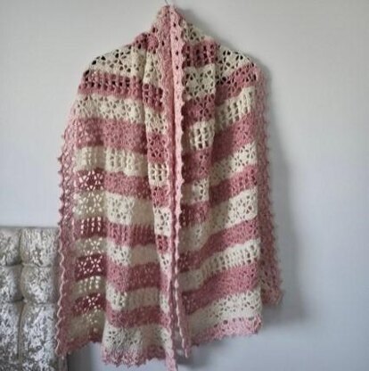 Romantic Whispers Shawl