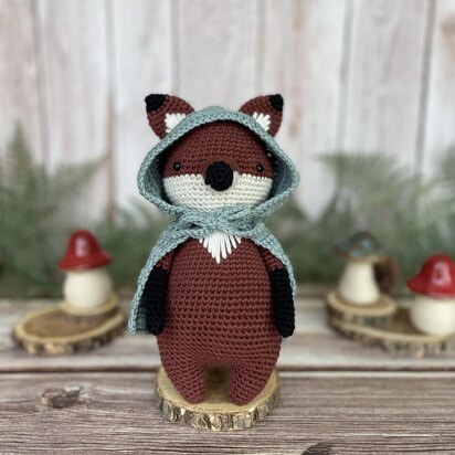 Vance the Fox Amigurumi