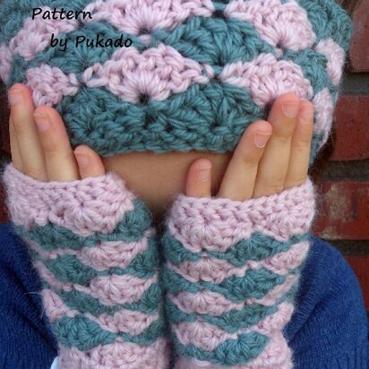Aoibhinn's Headband and Mittens - Lovely Shell Stitch