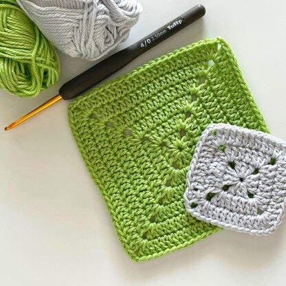 How to Crochet a Solid Granny Square for Beginners