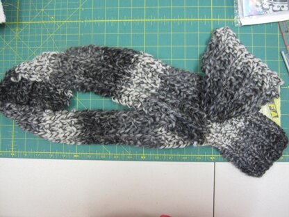 Keyhole scarf