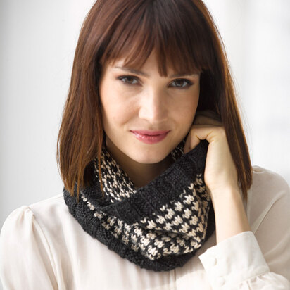 Concerto Cowl in Lion Brand Heartland - L30097