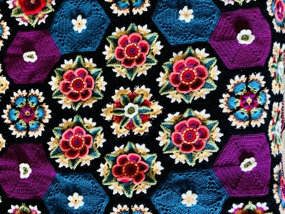 Fridas Flowers Blanket