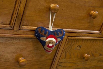 Cleopatras Needle Rudolph Heart Needlepoint Kit