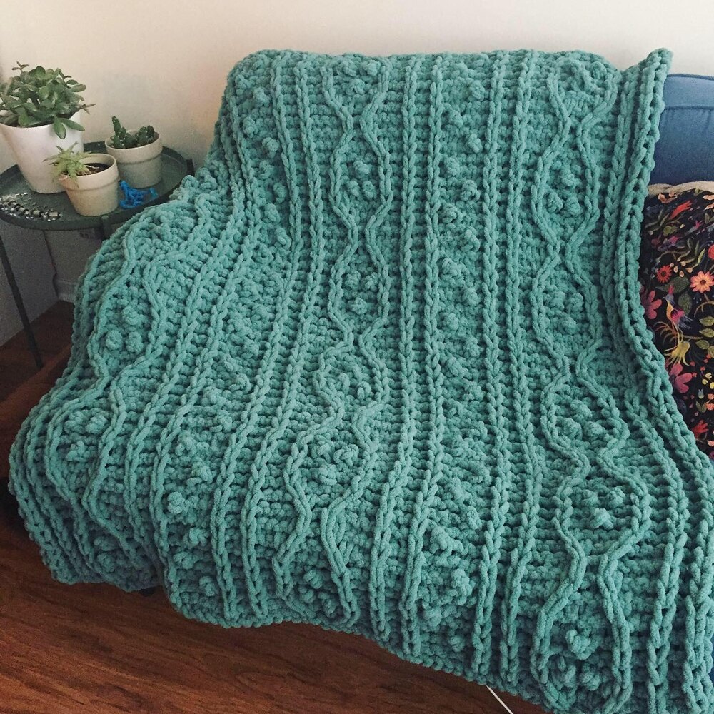 Cozy Pom-Pom Throw Blanket Knitting pattern by ilovemyblanket