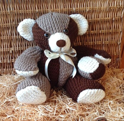 Loomed Teddy Bear