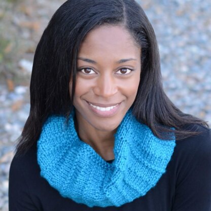 Vertical Lines Cowl in Cascade Yarns Anthem Chunky - C353 - Downloadable PDF